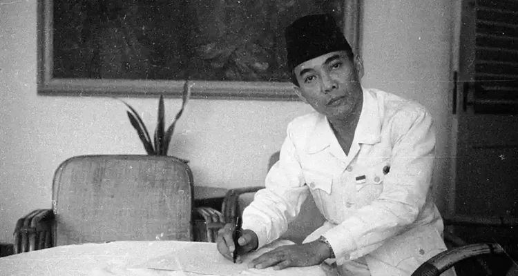 Evolusi Demokrasi Indonesia dari Orde Lama hingga Reformasi