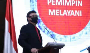 Kepemimpinan Nasional antara Karisma dan Integritas Potret Pemimpin yang Dicari Publik_11zon Kepemimpinan Nasional antara Karisma dan Integritas Potret Pemimpin yang Dicari Publik