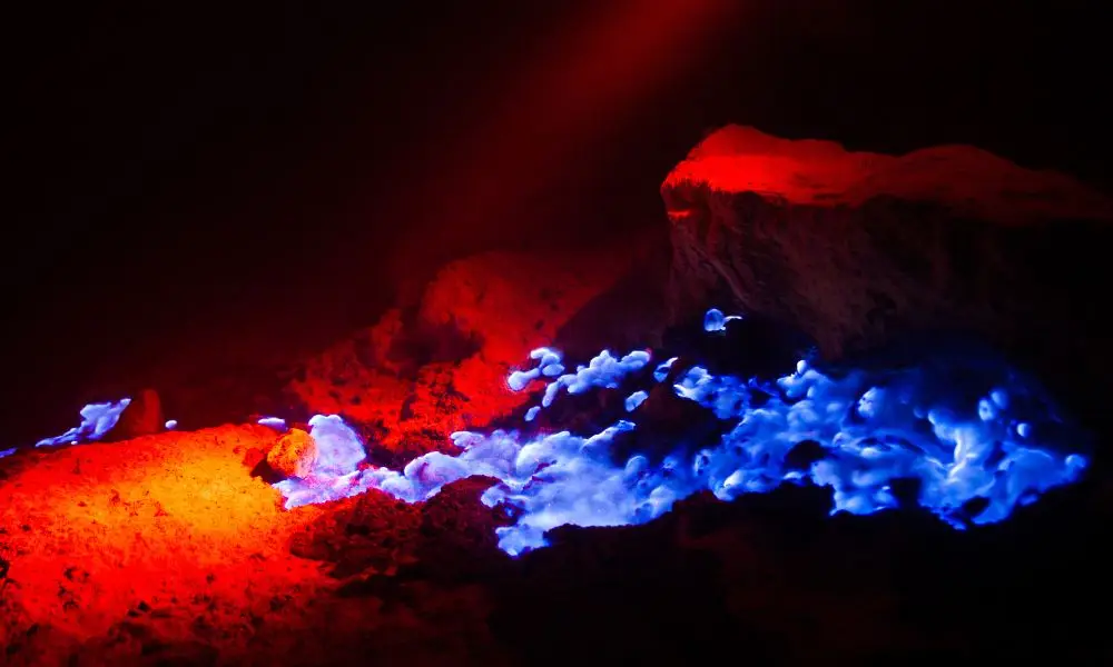 Ketika Alam Berbicara Fenomena Alam Terunik di Indonesia