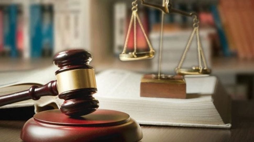 Mengapa Hukum Tidak Selalu Sama dengan Keadilan Mengapa Hukum Tidak Selalu Sama dengan Keadilan