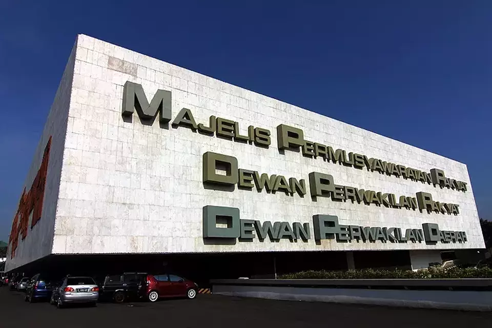 Momen Bersejarah yang Mengubah Arah Politik Indonesia Momen Bersejarah yang Mengubah Arah Politik Indonesia