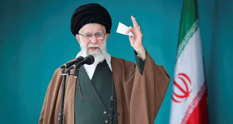 Politik Iran Antara Teokrasi, Republik, dan Dinamika Kekuasaan yang Kompleks